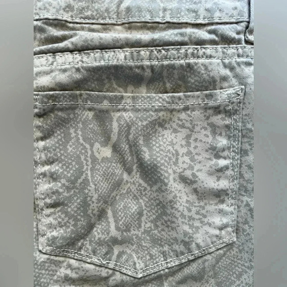 NYDJ | ladies Python print skinny pants/jeans. Size: 8 - Picture 11 of 16